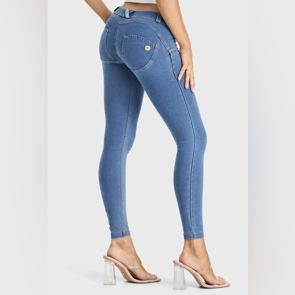Freddy WRUP Denim Jeans - Low Rise - Light Blue + Yellow Stitching